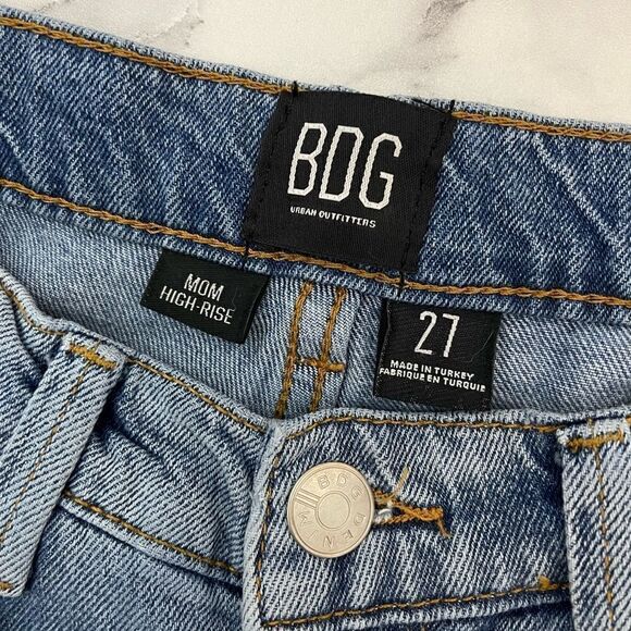 Urban Outfitters UO BDG Destroyed High Waisted Mom High Rise Jeans 27 - Picture 7 of 7